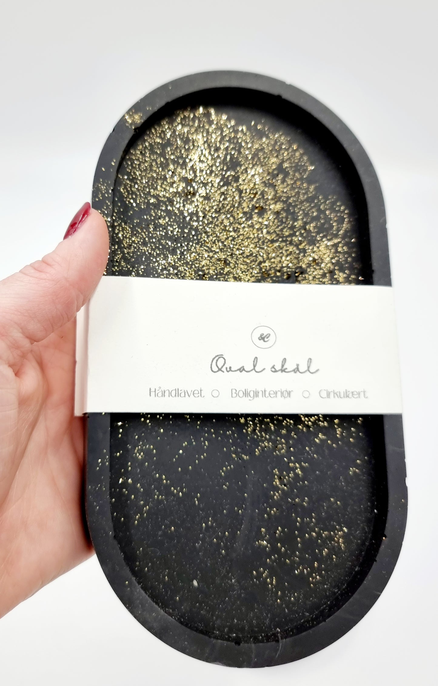 Ovalt fad - Classic black m. guld glimmer